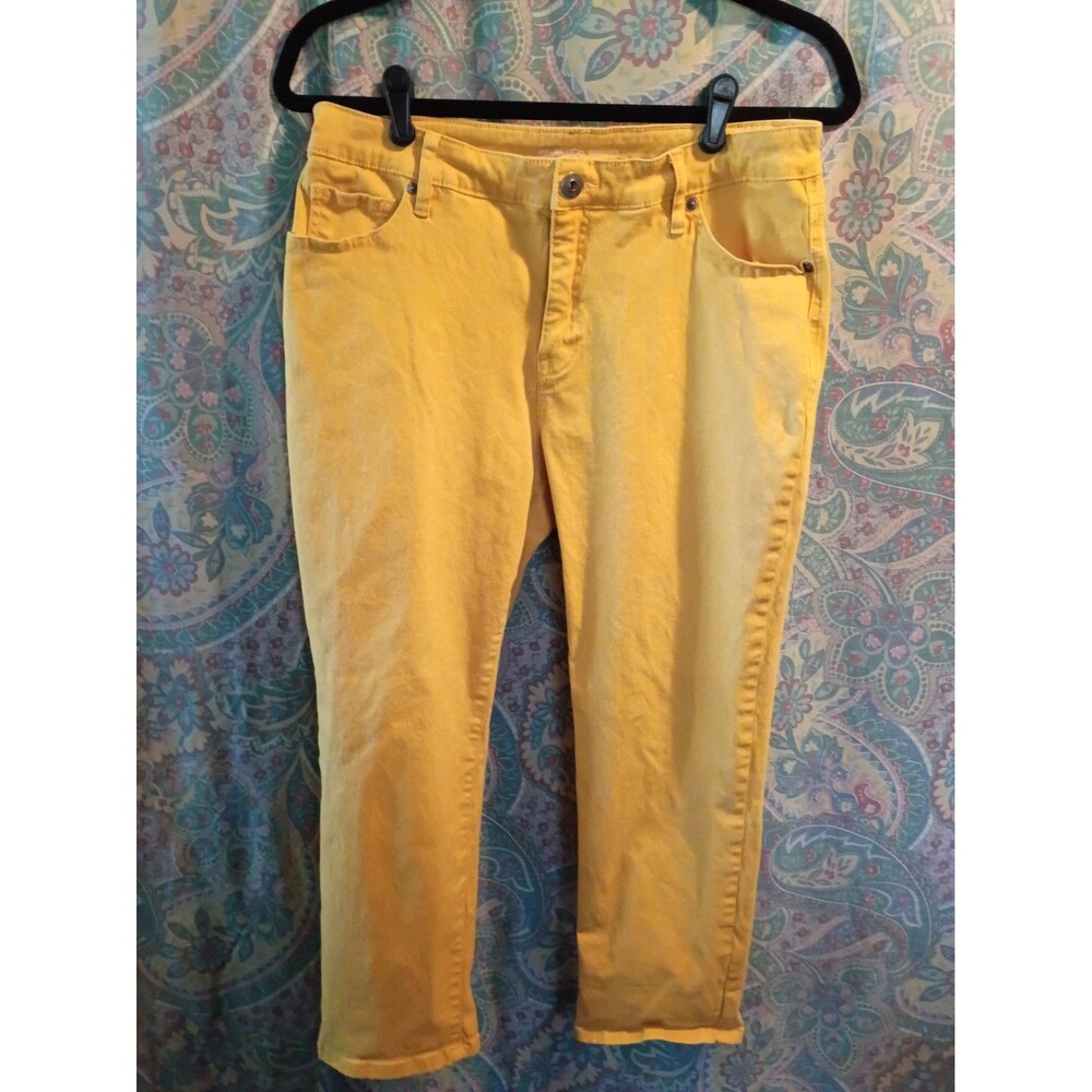 Style & Co. yellow cropped Curvy Capri jeans Size 12